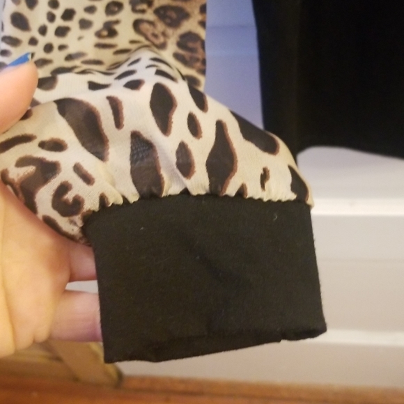Womens small animal print blouse - Picture 4 of 4